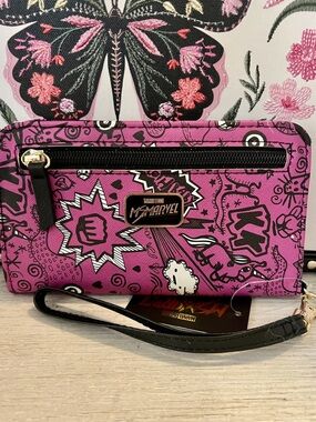 Bioworld Marvel Ms. Marvel Kamala Khan Doodle Wristlet Wallet NWT